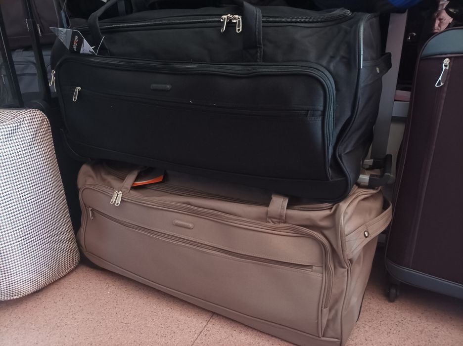 Сумка чемодан  на колесах