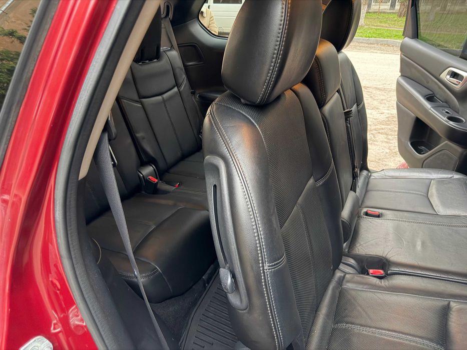 Nissan Pathfinder 2.5 гибрид  (R52)