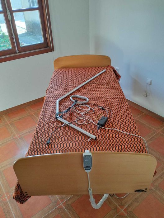 Cama hospitalar elétrica + Colchão anti-escaras
