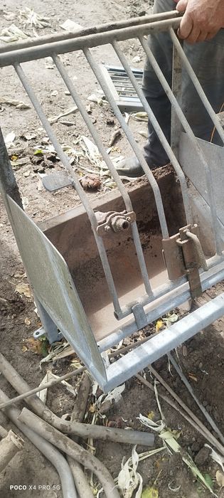 Automatyczny karmnik/paśnik z pojidłem dla prosiąt lub warchlaków (ocynkowany)