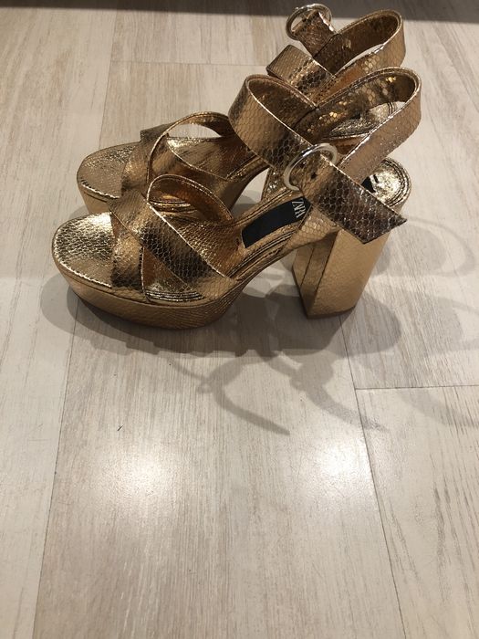 Красиві нарядні босоніжки ZARA , LINZI