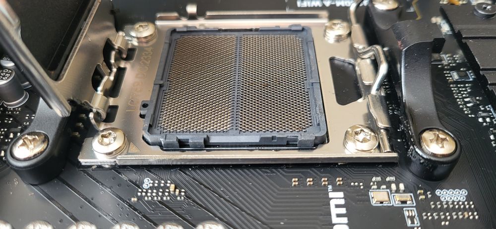 Материнська плата MSI PRO B650M-A WIFI (sAM5, AMD B650, PCI-Ex16)