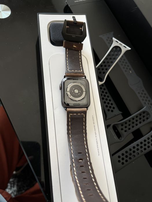 Apple watch series 4 Nike