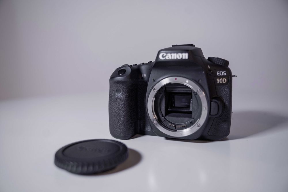 CANON 90D - Câmara Fotográfica e de Filmar