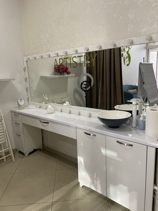 Меблі офісні цілий набір