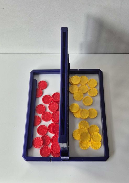 Jogo de tabuleiro Quatro em Linha / Connect 4