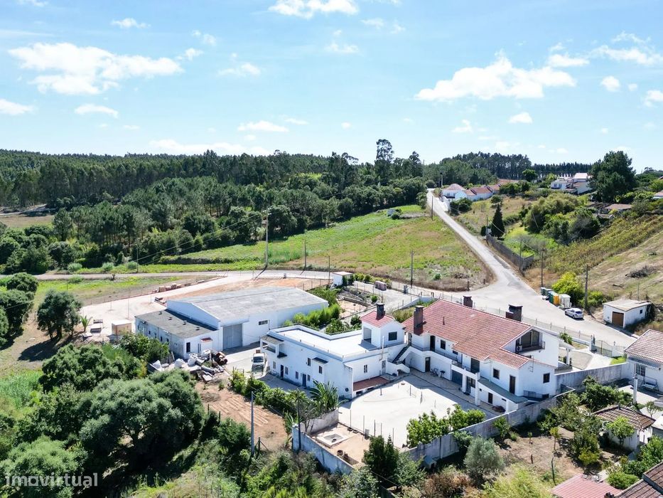 Propriedade Com Habitação E Armazém A 40 Minutos De Lisboa