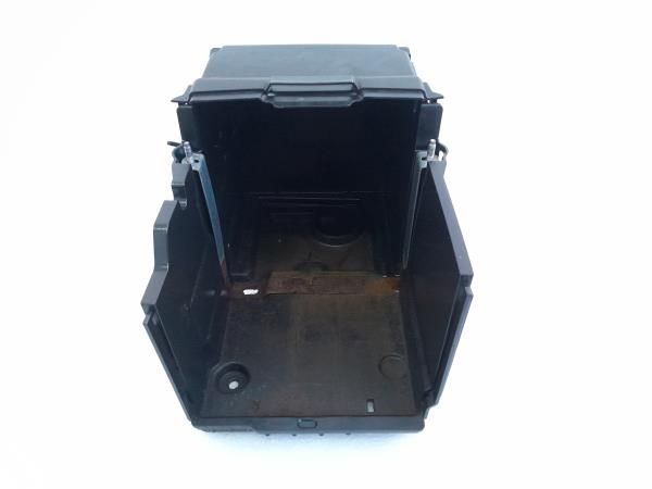Base / caixa da bateria FORD Focus III