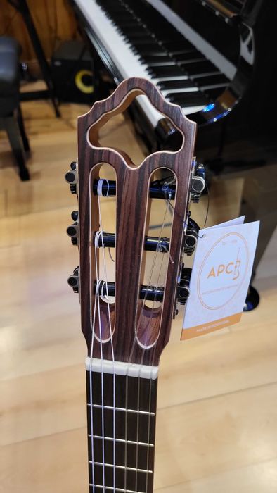 Guitarra Clássica APC Mod. 9C — Nova e estrear.