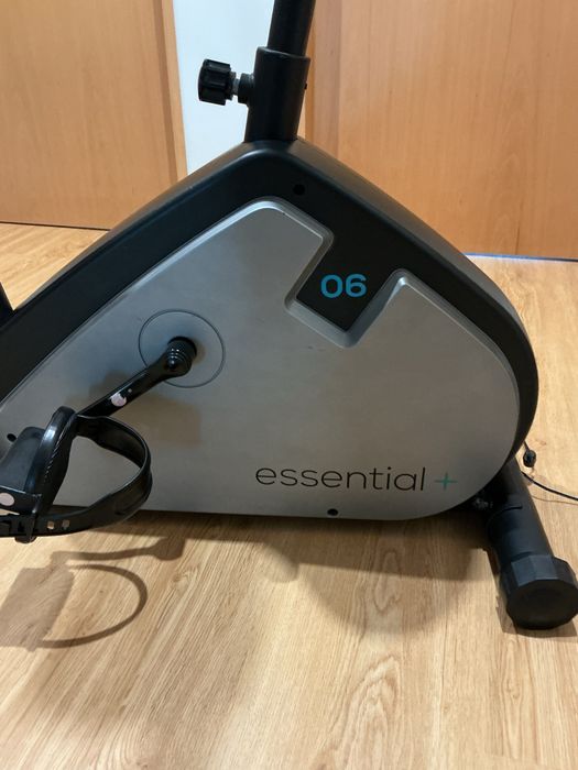 Bicicleta estática decathlon essential 06