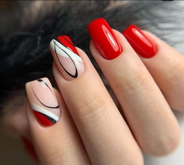 Манікюр гель-лак нарощення нігтів корекція нігтів центр