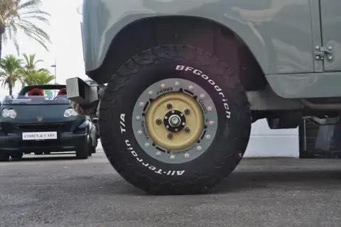 Land Rover Santana