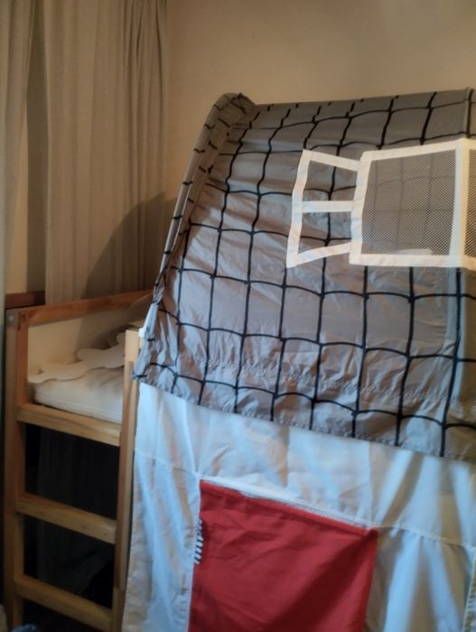 Cama de criança com colchão