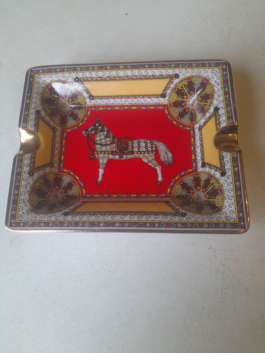 Элитная  пепельница.