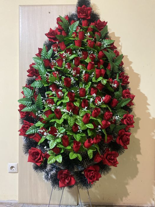 Ритуальні вінки штучні з рози кали лілії Київ доставка