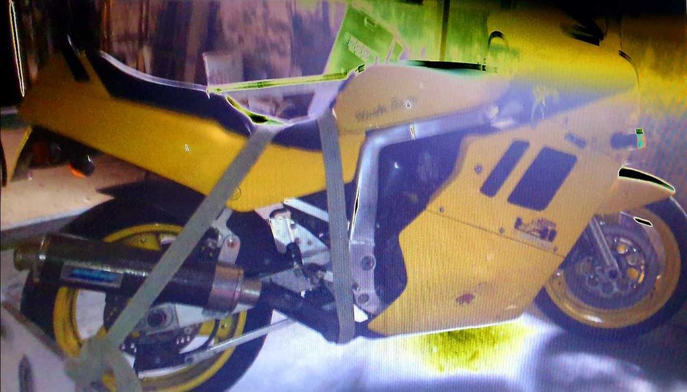 Vendo moto suzuki gsx R ano 1989