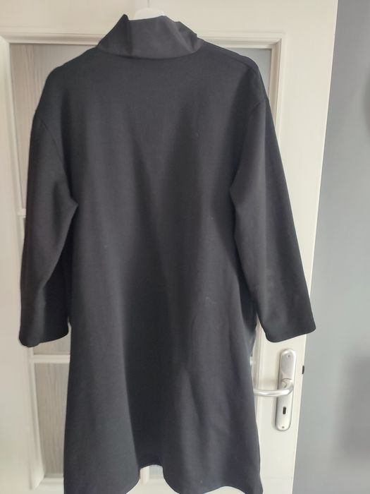 Bluza długa czarna ze srebrnym ekspresem.