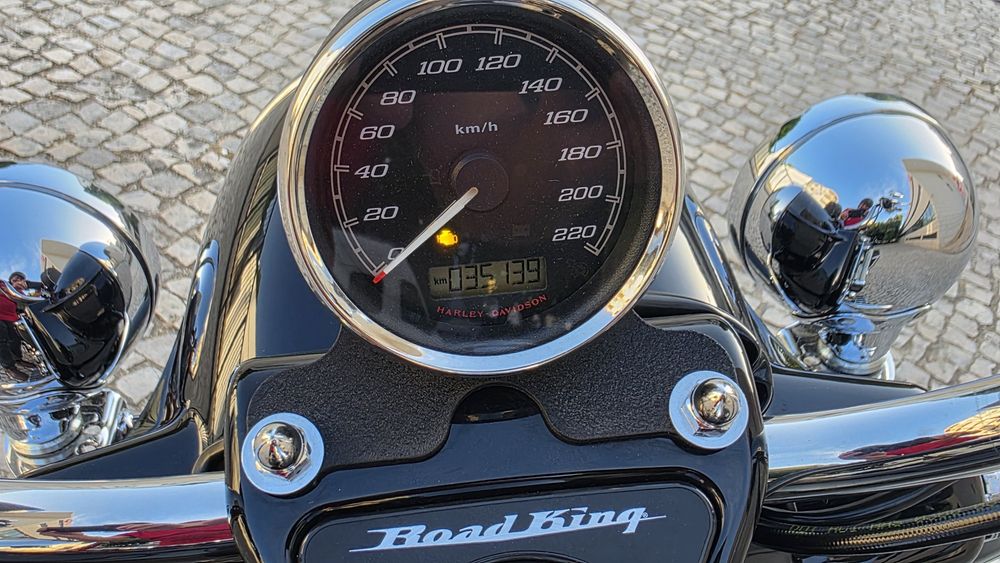 Harley Davidson road king 107