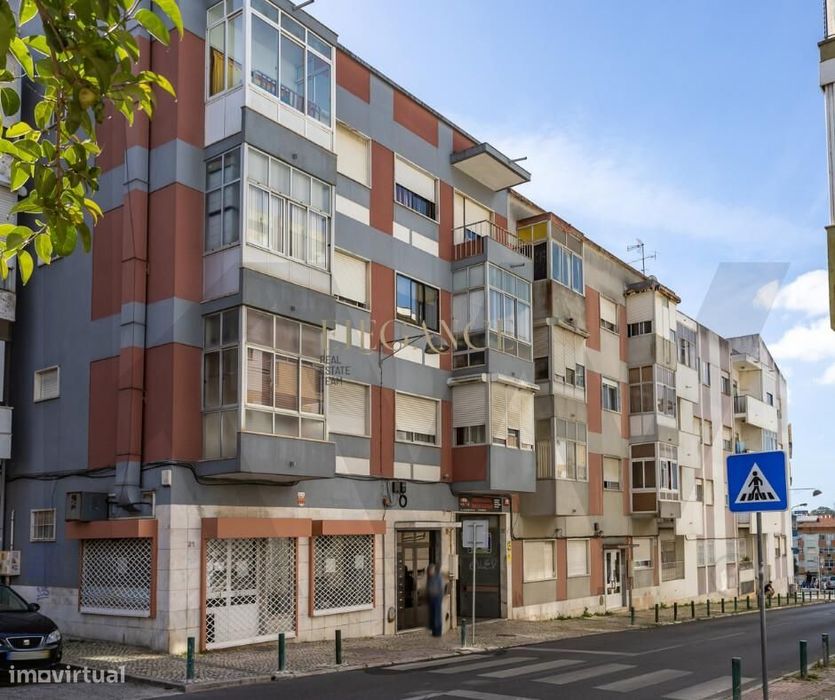 Excelente oportunidade em Agualva -Cacém  - Apartamento T2 com Terra — Cacém E São Marcos, Lisboa