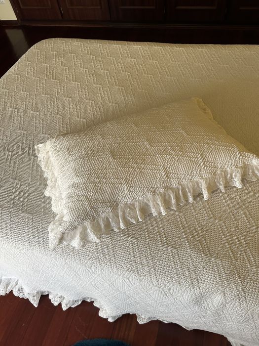 Colcha com 2 almofadões 270x270