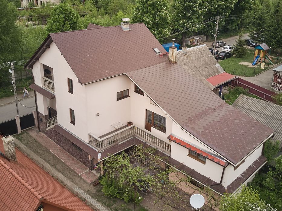 Будинок у Карпатах