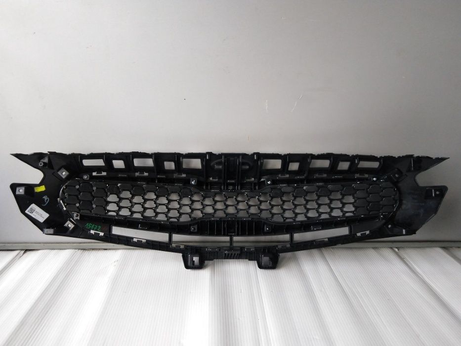 KIA X-Ceed Atrapa Grill zderzaka 19.r