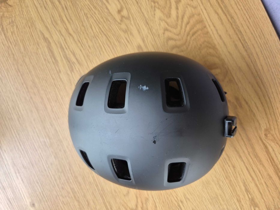 Kask na rower miejski Btwin Orzeszek 500 z daszkiem  (52-55cm)