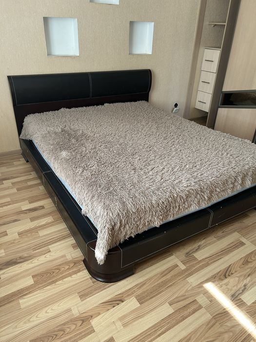 Ліжко з матрацем 1600x2000