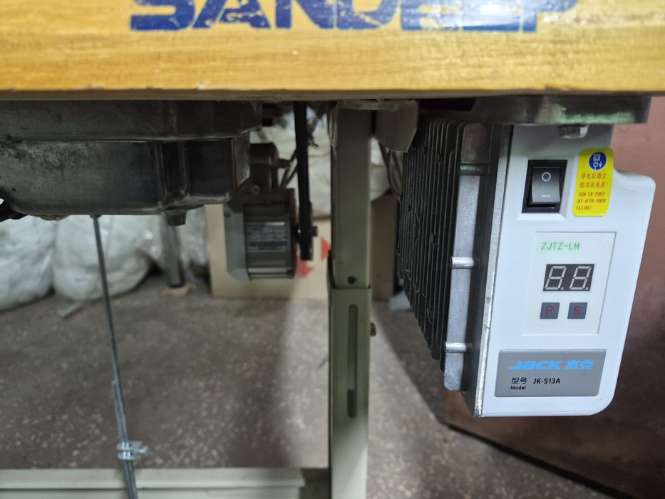 Швейна машина Siruba L818F-M1