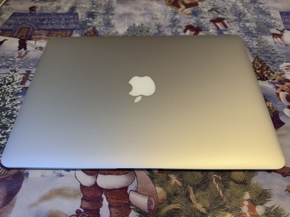 Apple MacBook Air 13 2017р в чудовому стані оригінал
