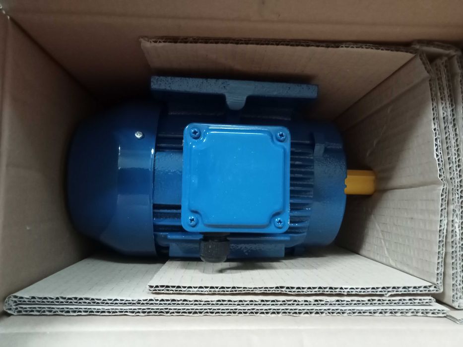 Silnik elektryczny 0,90 kW , 1400 obr/min