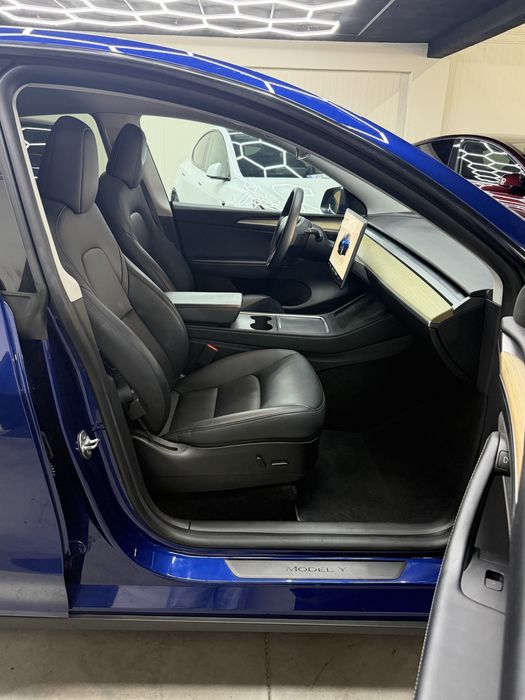 Tesla Model Y SR Plus