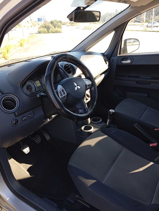 MITSUBISHI COLT (ANO 2011) Económico / Excelente Estado