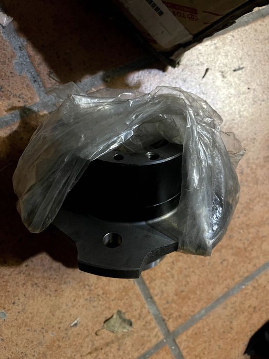 Cubo eixo traseiro Toyota Land Cruiser HDJ 80