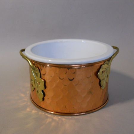 Медные кастрюли и керамическая запеканка