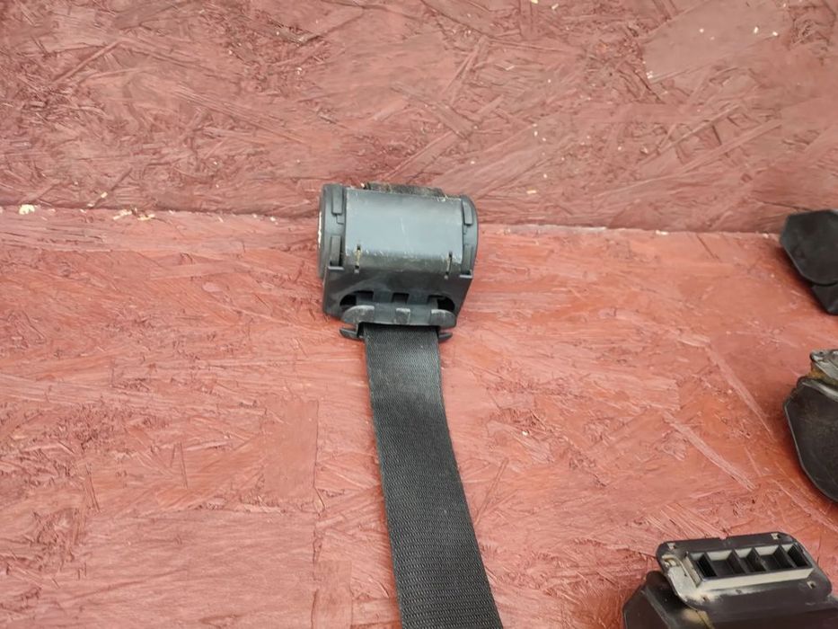 bmw e38 oryginalny komplet pasów bezpieczeństwa o nr. 8 217 390 / 8