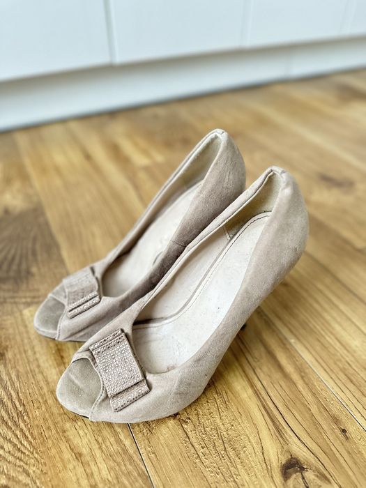 Взуття на каблуку