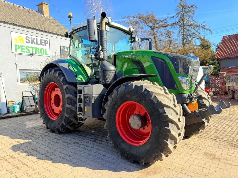 Fendt 828 Vario Profi Plus  pneumatyka, isobus, GPS, przedni TUZ i WOM, zaczepy, 280 KM