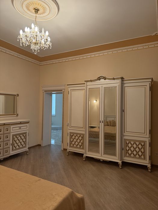 Аренда шикарного дома на Звиренецкой,Печерск,Посольства,бассейн,камин