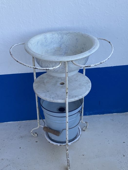 Lavatório Antigo em Mármore