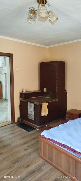 Будинок з ставком у Карпатах