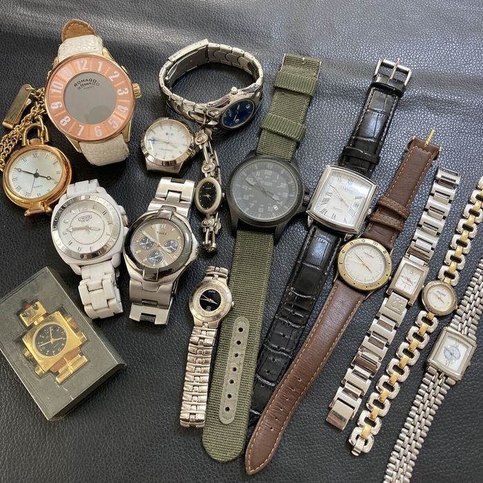 Колекція з 15 фірмових кварцевых годинників от COACH, TIMEX, renoma, ROMAGO DESIGN, ellesse, SHARK ARMY, CITIZEN