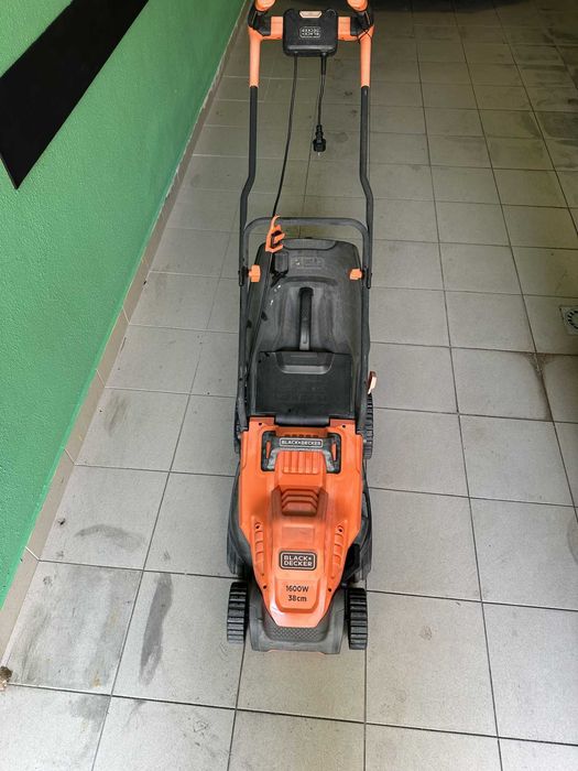 Corta Relva Black & Decker - 1600W 38cm - 60€