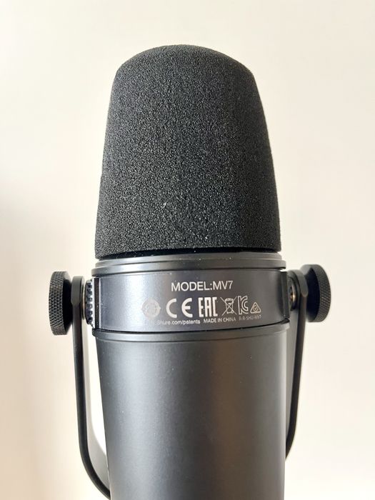 Shure MV7 dynamic microphone on USB XLR + tripod