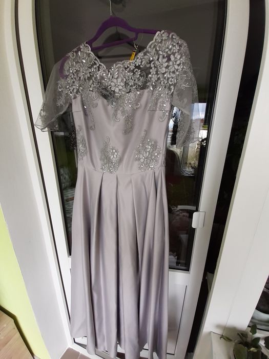 Плаття нарядне (вишите), для дівчаток на причастя та нарядні