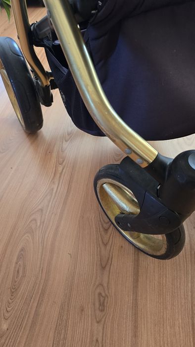 Wózek dziecięcy Adamex Reggio Special Edition Gold Y85 + gondola + torba