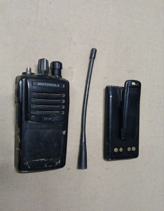 Рація  Motorola VX-261