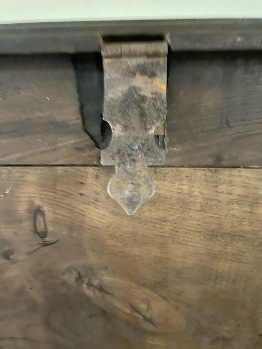 Arca em castanho antiga