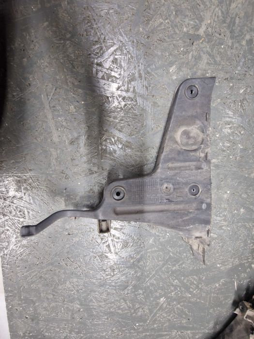 Ślizg zderzaka Lewy Tył Seat Exeo 3R9.807.393