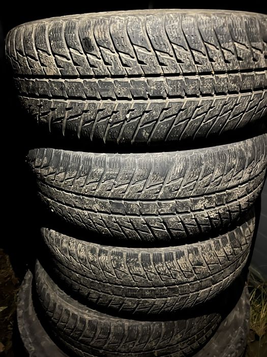 Шины бу 4 шт резина 255 60 19 Нокиан